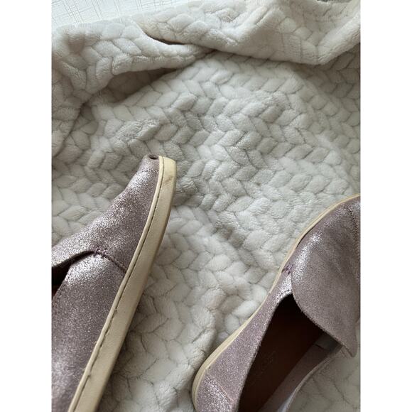 Tom’s metallic pink suede shoes size 8.5 medium - Picture 2 of 10